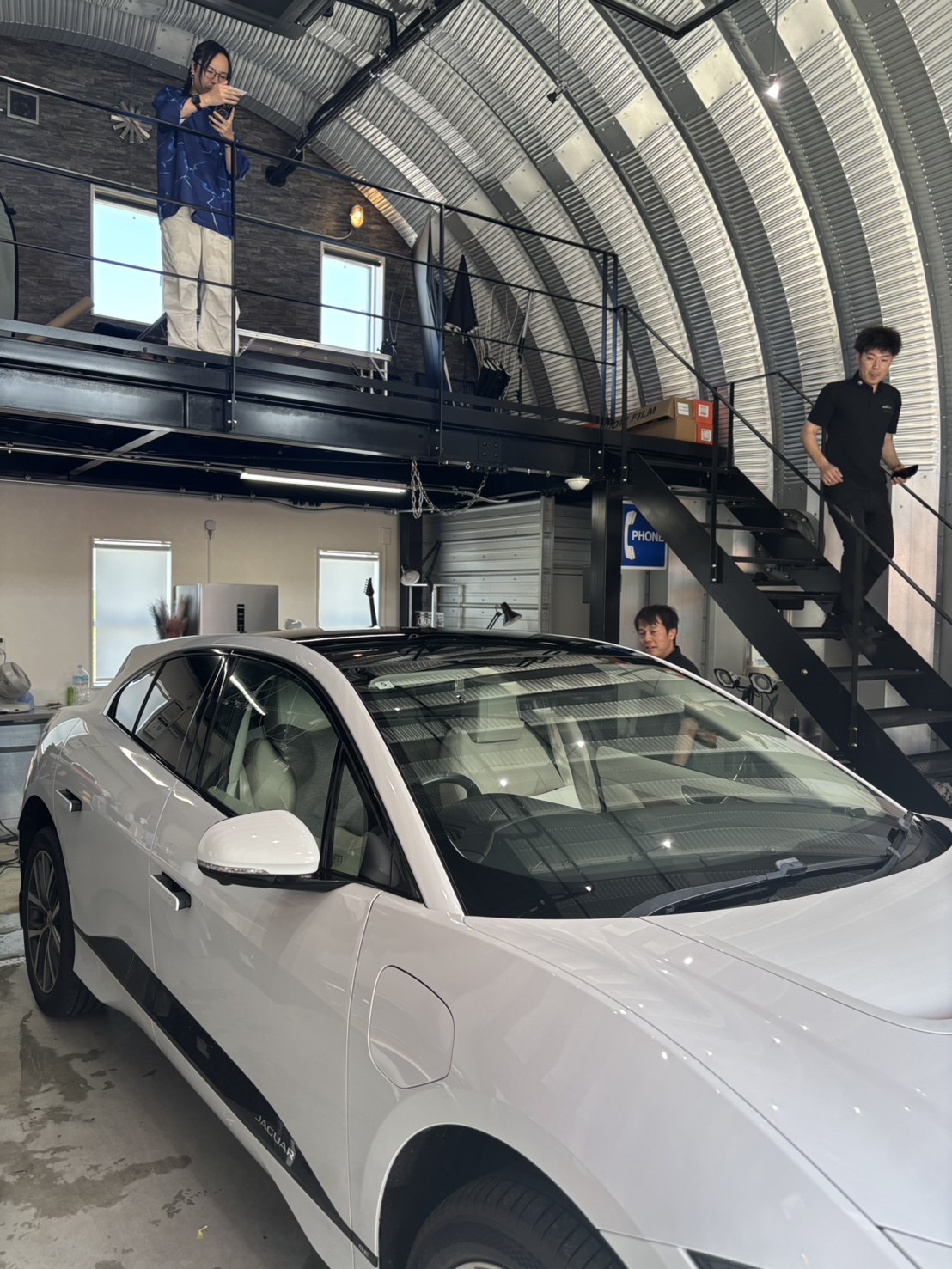 Jaguar I-PACE ガラスルーフの施工状態確認