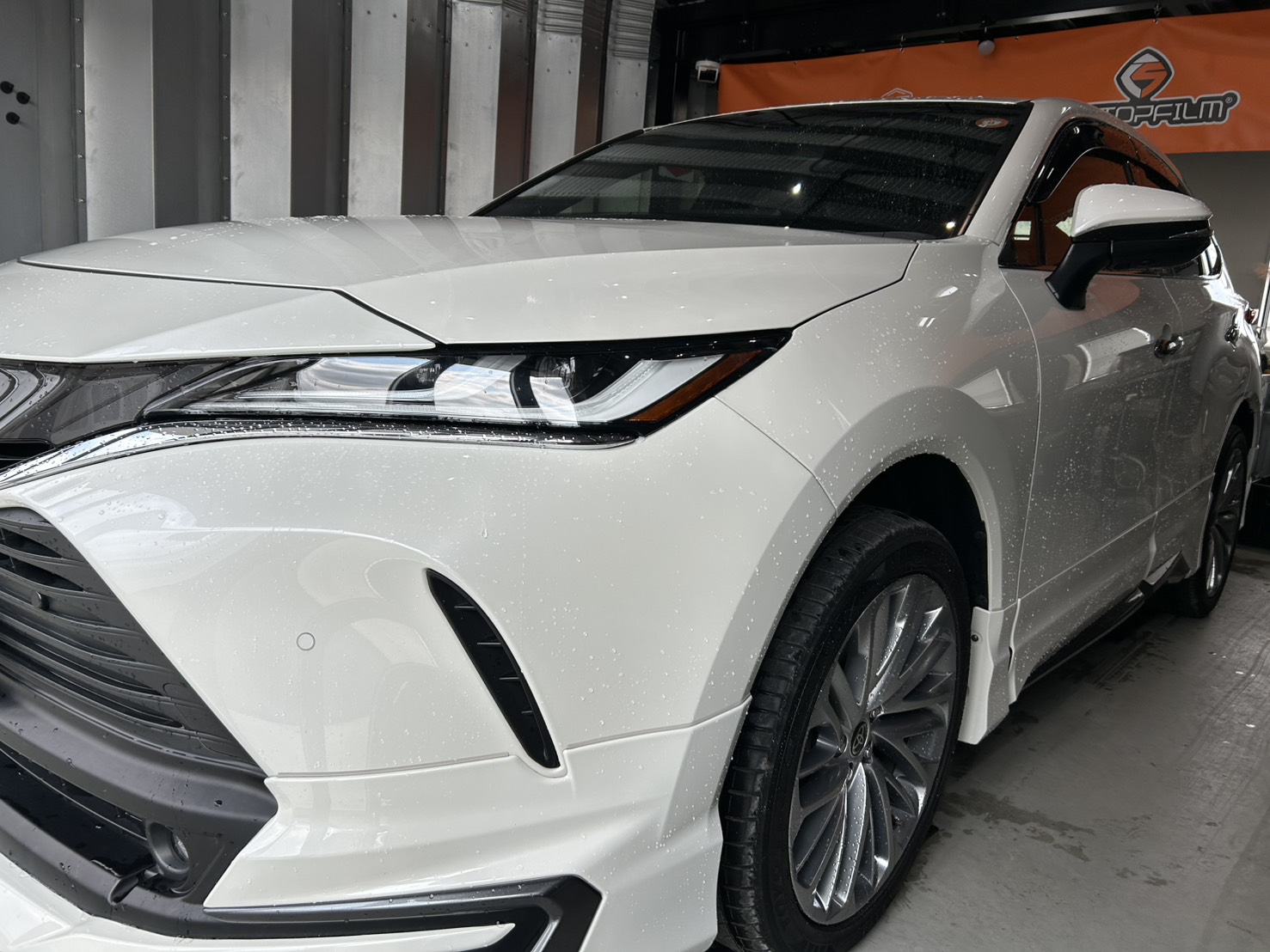 Toyota Harrier フロントフェンダーのマットPPF仕上がり