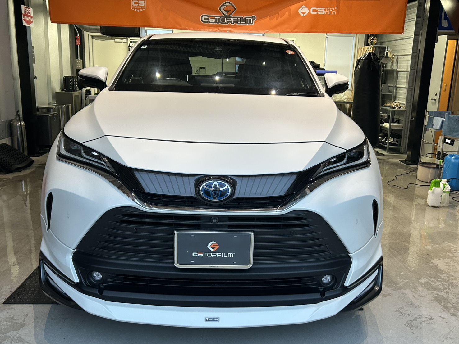 Toyota Harrier フルボディマットPPF施工後の正面仕上がり