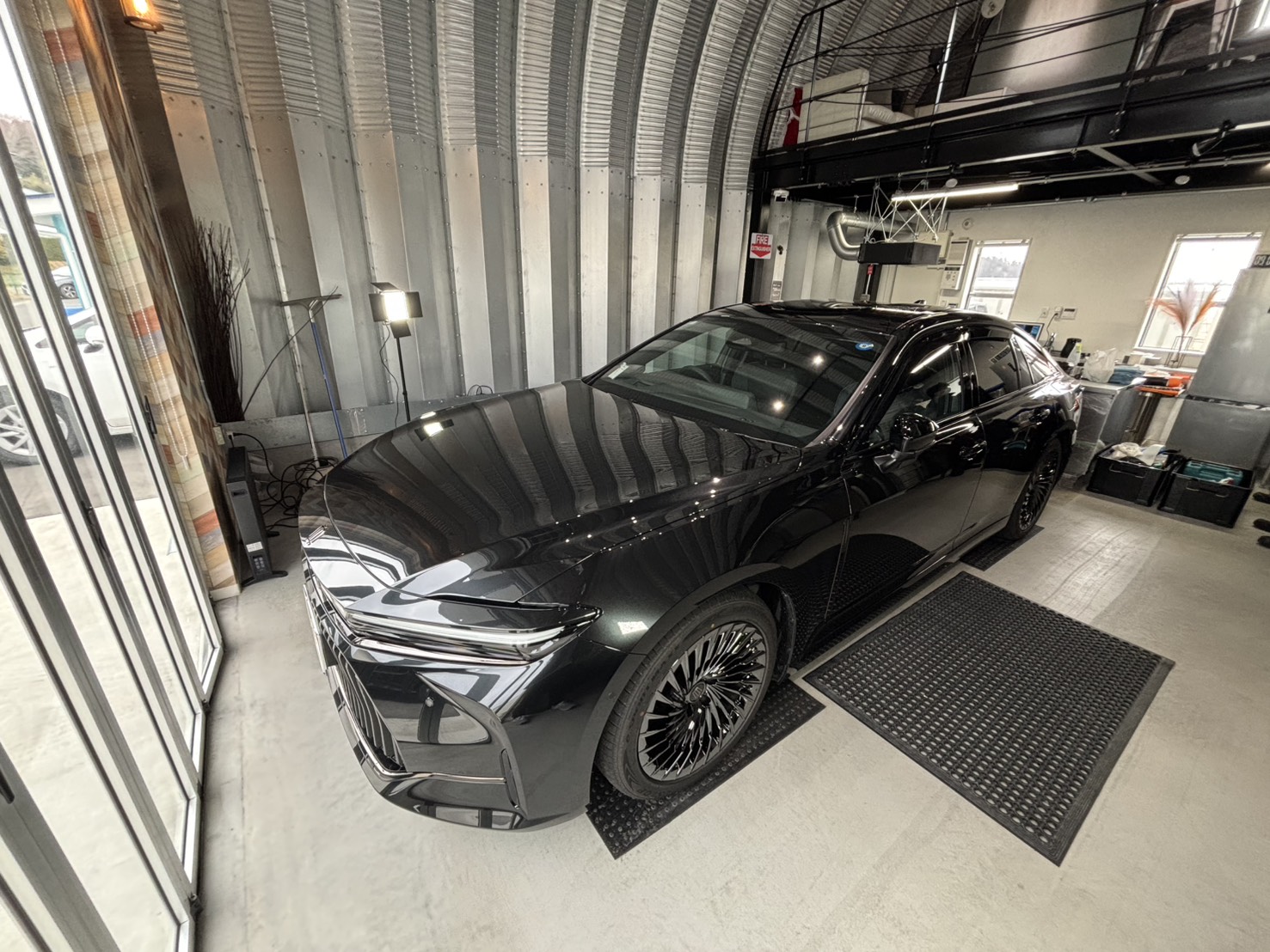 Toyota Crown Sedan 施工前の車両状態確認