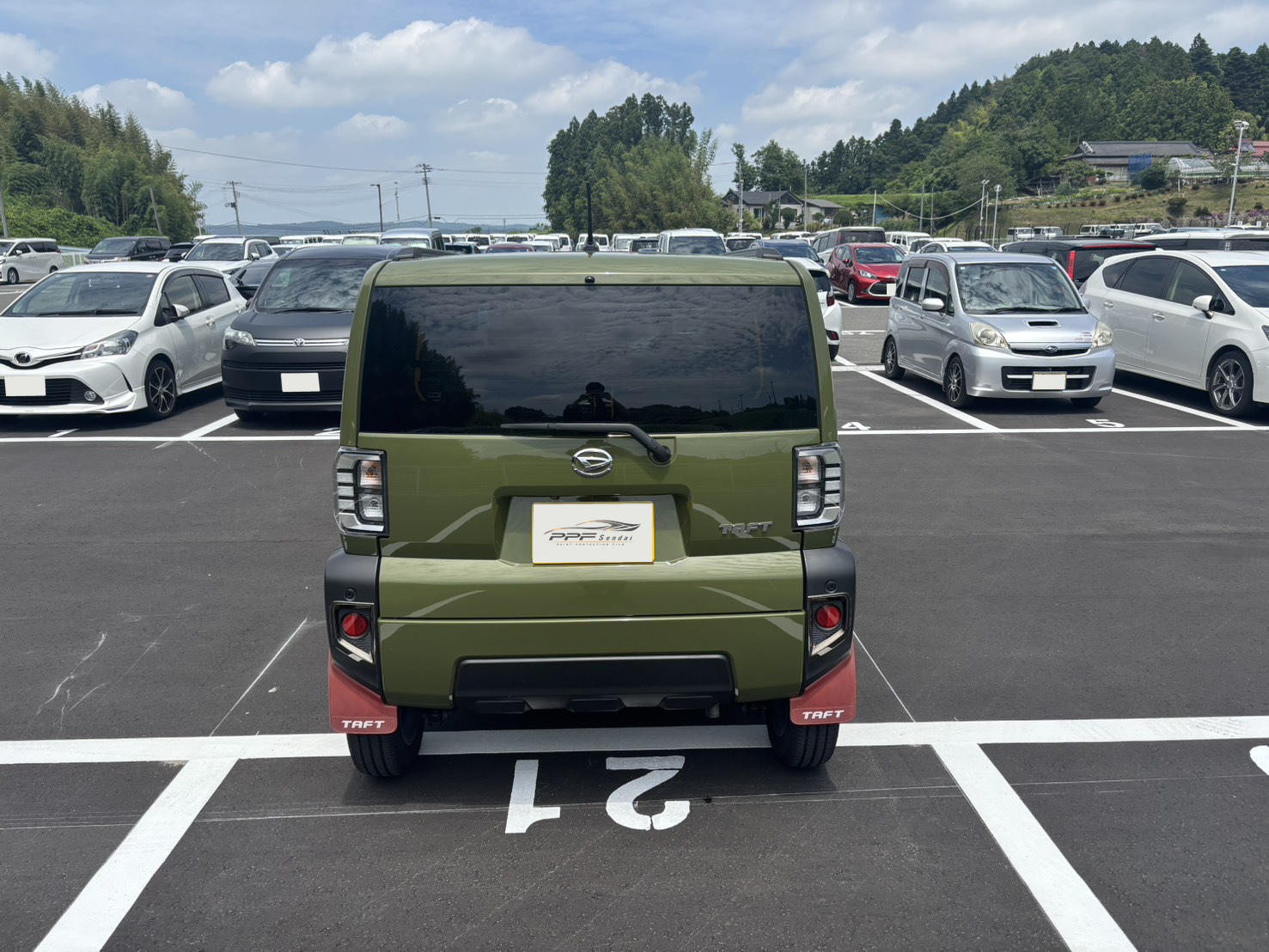 ダイハツ タフトの施工後のリア全体